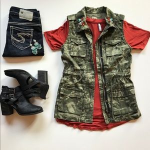 Camo Utility Vest With Jeweled Collar